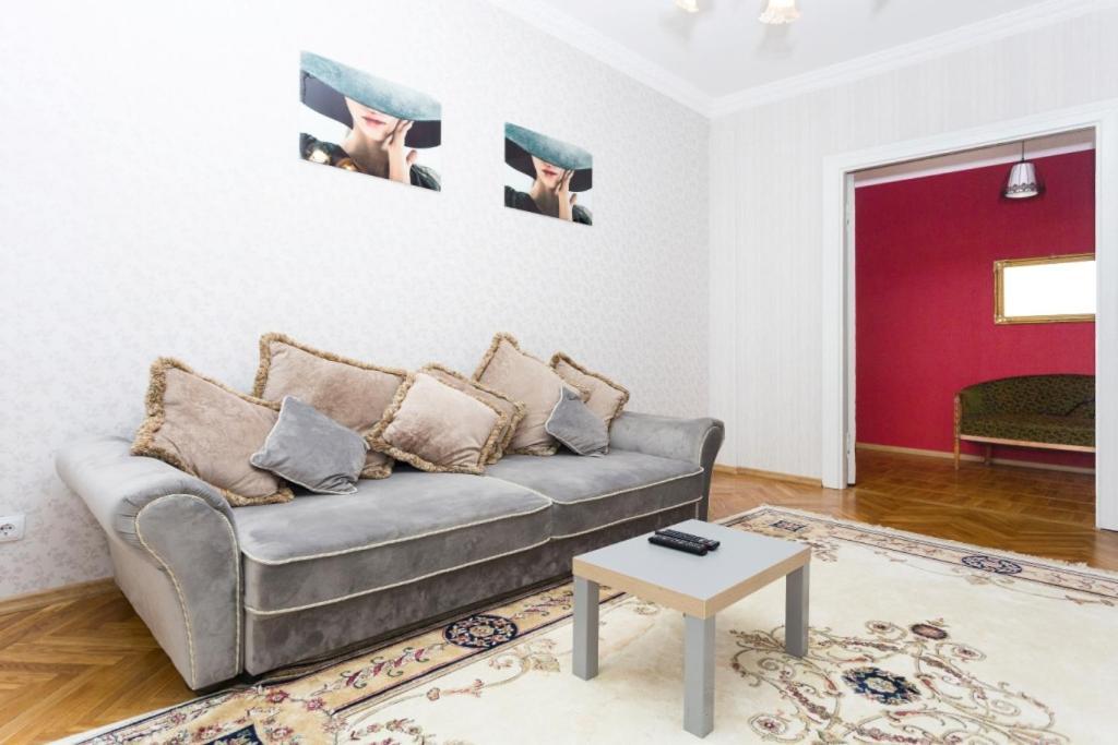 Apartment Lenina 3 Минск Екстериор снимка