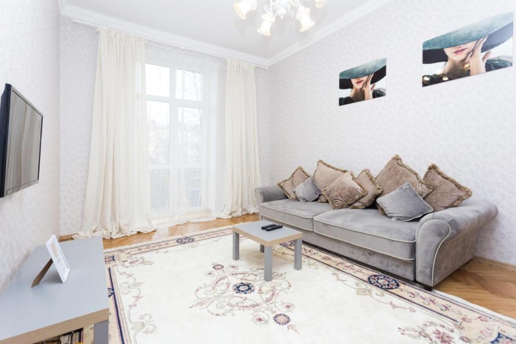 Apartment Lenina 3 Минск Екстериор снимка